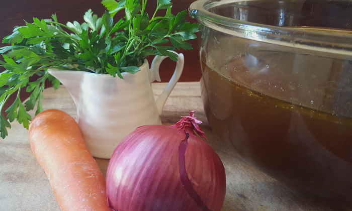 How to Cook Bone Broth or Stock - The Conscious Farmer